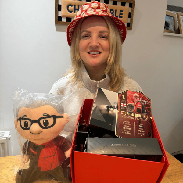 ✏🔴 WIN STEPHEN BUNTING ULTIMATE MEGA HAND SIGNED BUNDLE OR £200 CASH